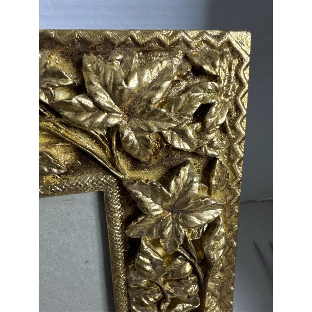 VTG‎ Gold Ornate Cherub Resin Picture Frame 4.25 X 6.25